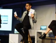 Panos Panay et les Surface Duo et Neo // Source : Ulrich Rozier pour Numerama