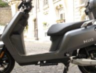 Le scooter électrique LVE S5 // Source : Louise Audry pour Vroom/Numerama