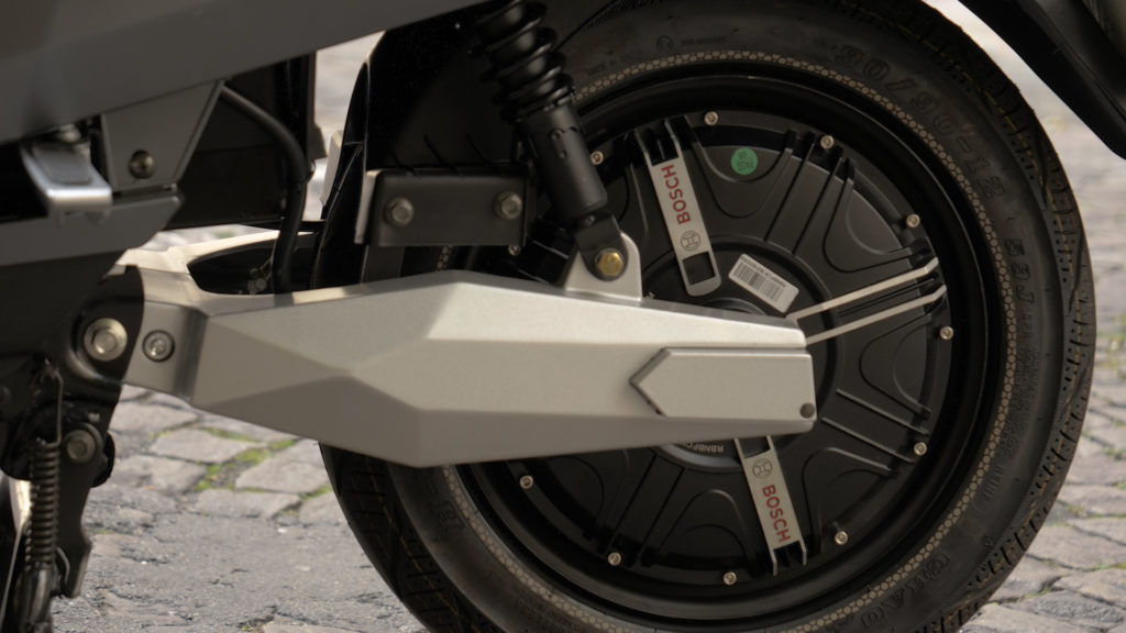 Le scooter électrique LVE S5 // Source : Louise Audry pour Vroom/Numerama