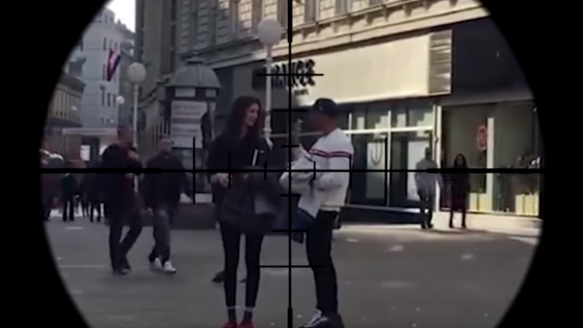 Extrait d'une vidéo. // Source : Capture d'écran YouTube / Lewis B. Extrait d'une vidéo. // Source : Capture d'écran YouTube / Lewis B.