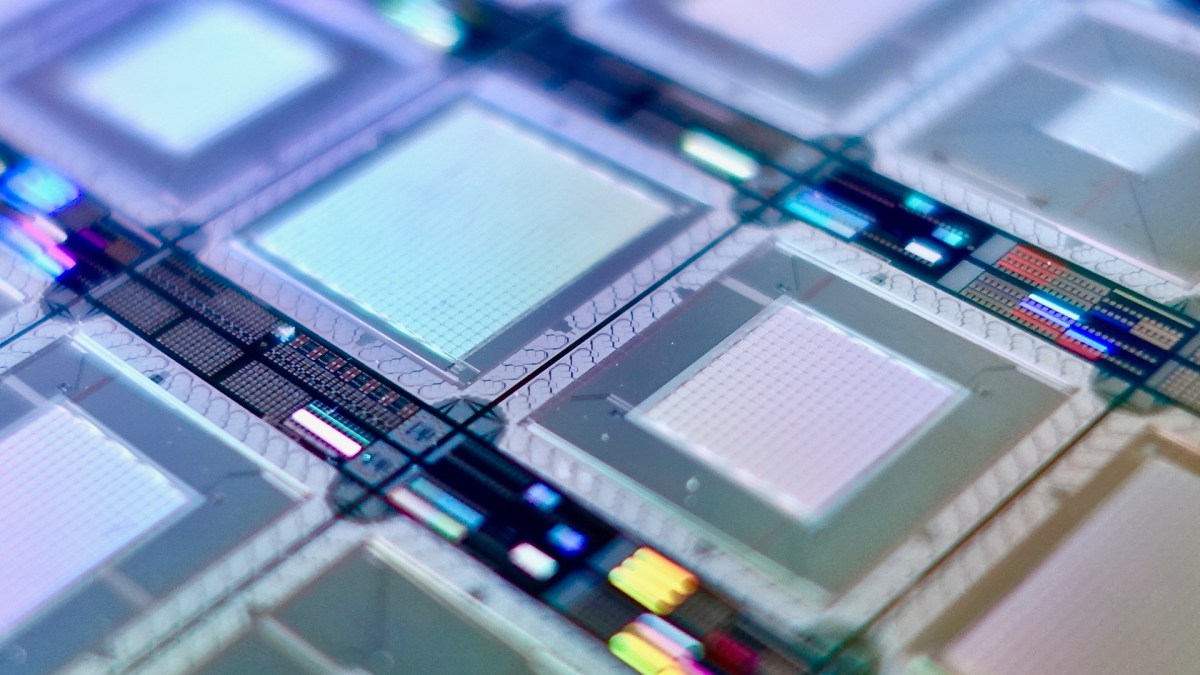 Un processeur quantique. // Source : Flickr/CC/Steve Jurvetson (photo recadrée) Un processeur quantique. // Source : Flickr/CC/Steve Jurvetson (photo recadrée)