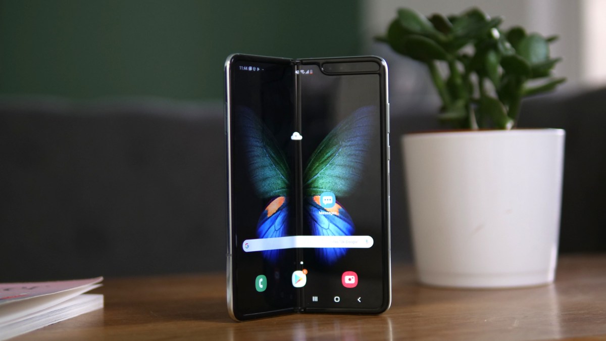 Samsung Galaxy Fold // Source : Louise Audry pour Numerama Samsung Galaxy Fold // Source : Louise Audry pour Numerama