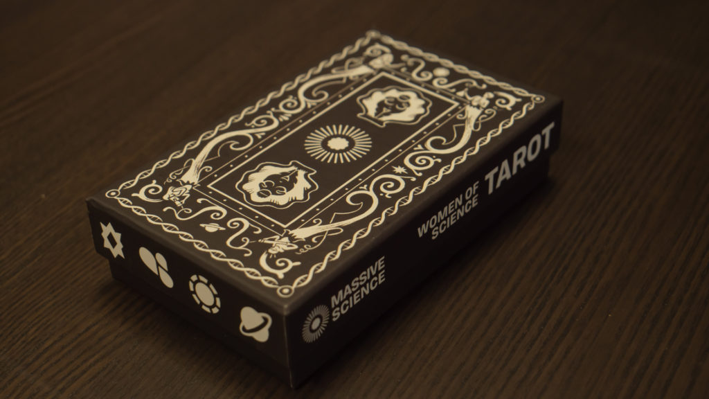 La boîte du jeu. // Source : Photo Léa Hamadi pour Numerama La boîte du jeu. // Source : Photo Léa Hamadi pour Numerama