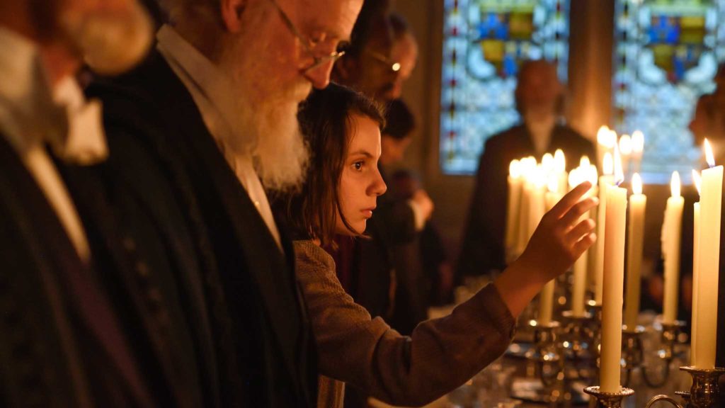Lyra doit affronter le Magisterium. // Source : HBO / BBC