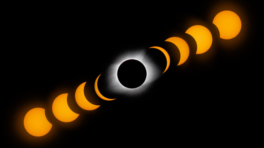 Les étapes d'une éclipse de Soleil totale. // Source : Flickr/CC/Jeff Geerling (photo recadrée) Les étapes d'une éclipse de Soleil totale. // Source : Flickr/CC/Jeff Geerling (photo recadrée)