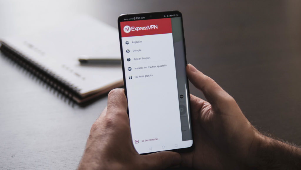 ExpressVPN est disponible aussi bien sur mobile que sur ordinateur et même sur certains types de routeurs. ExpressVPN est disponible aussi bien sur mobile que sur ordinateur et même sur certains types de routeurs.
