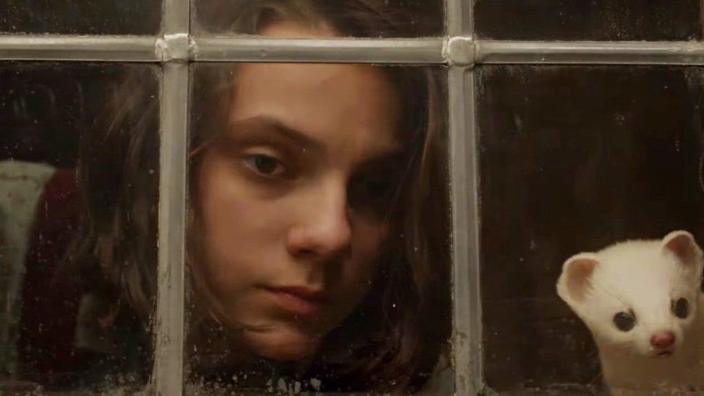 Dafne Keen interprète Lyra. // Source : HBO / BBC