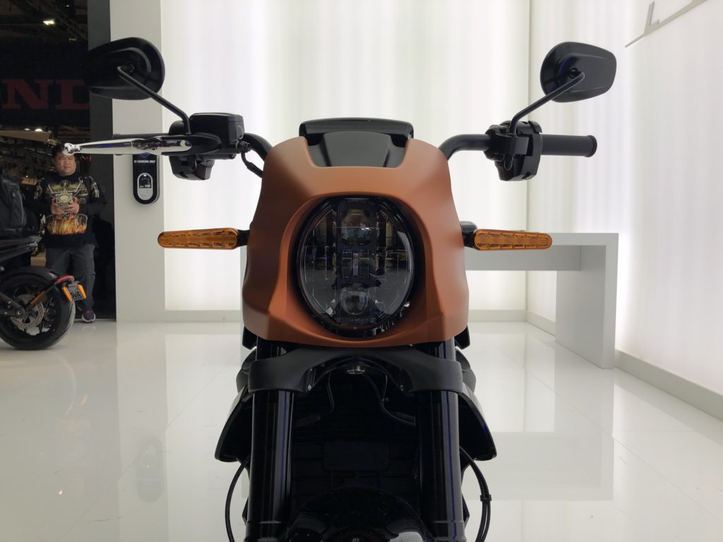 La LiveWire de Harley-Davidson à l'EICMA 2019 // Source : Marie Turcan pour Numerama La LiveWire de Harley-Davidson à l'EICMA 2019 // Source : Marie Turcan pour Numerama
