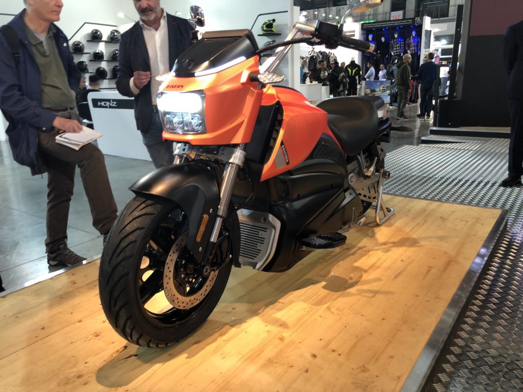 La moto électrique Panther de Hadin // Source : Marie Turcan pour Vroom/Numerama La moto électrique Panther de Hadin // Source : Marie Turcan pour Vroom/Numerama
