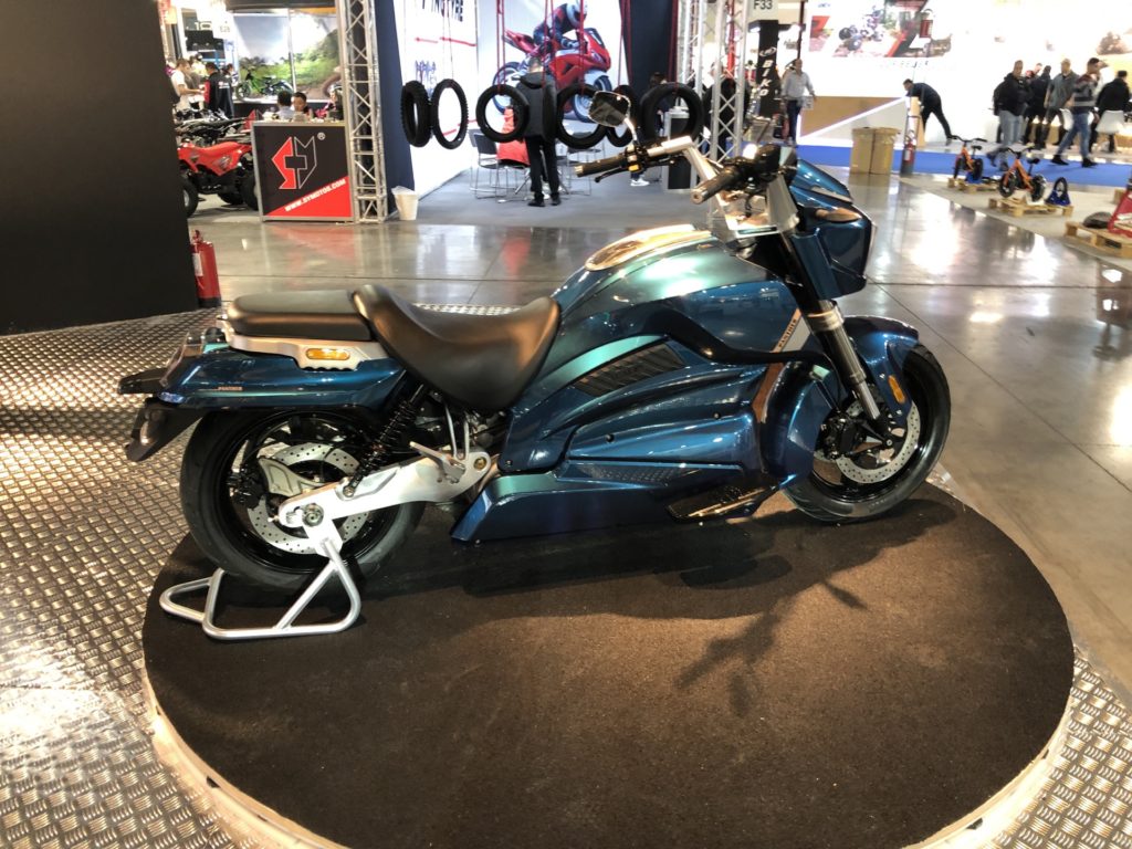 La moto électrique Panther de Hadin // Source : Marie Turcan pour Vroom/Numerama La moto électrique Panther de Hadin // Source : Marie Turcan pour Vroom/Numerama