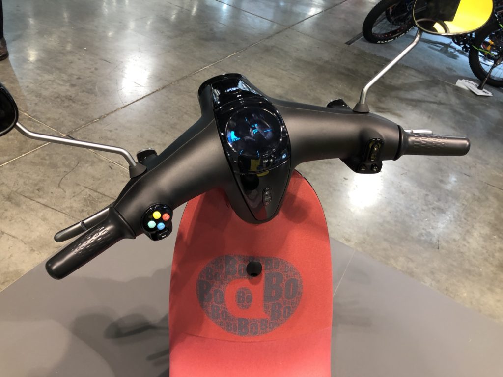 Bo, un scooter électrique de Qjiang // Source : Marie Turcan pour Vroom/Numerama Bo, un scooter électrique de Qjiang // Source : Marie Turcan pour Vroom/Numerama