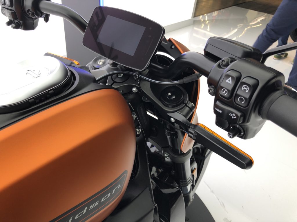 La LiveWire de Harley-Davidson à l'EICMA 2019 // Source : Marie Turcan pour Numerama La LiveWire de Harley-Davidson à l'EICMA 2019 // Source : Marie Turcan pour Numerama