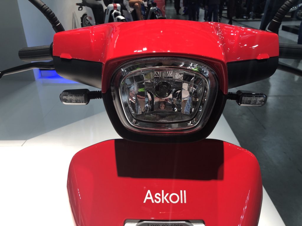 Le nouveau scooter électrique Dixy d'Askoll // Source : Marie Turcan pour Vroom/Numerama Le nouveau scooter électrique Dixy d'Askoll // Source : Marie Turcan pour Vroom/Numerama
