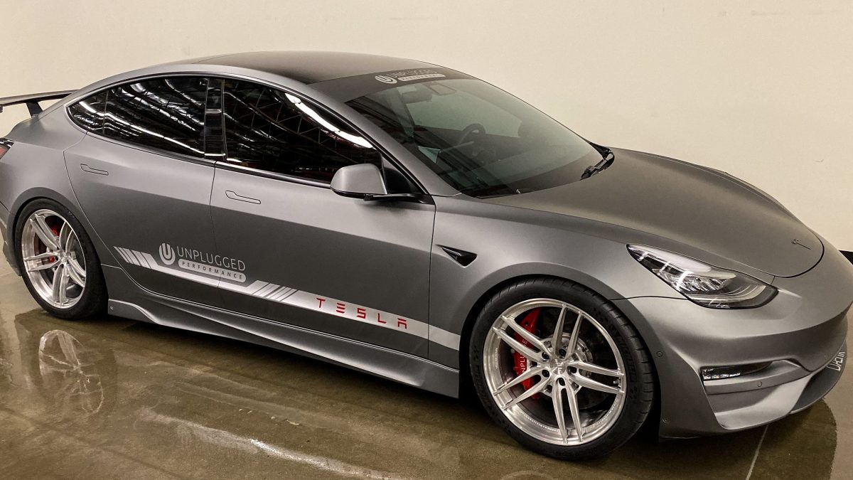 Tesla Model 3 Performance version tuning // Source : Unplugged Performance (via Electrek) Tesla Model 3 Performance version tuning // Source : Unplugged Performance (via Electrek)