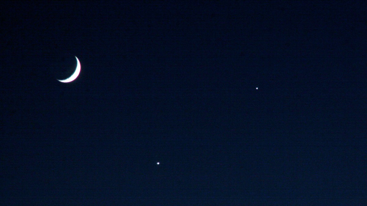 La Lune, Vénus et Jupiter. // Source : Flickr/CC/liz west (photo recadrée) La Lune, Vénus et Jupiter. // Source : Flickr/CC/liz west (photo recadrée)