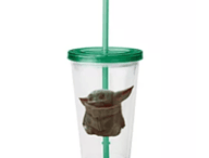 Un gobelet Baby Yoda eh oui // Source : Disney Shop