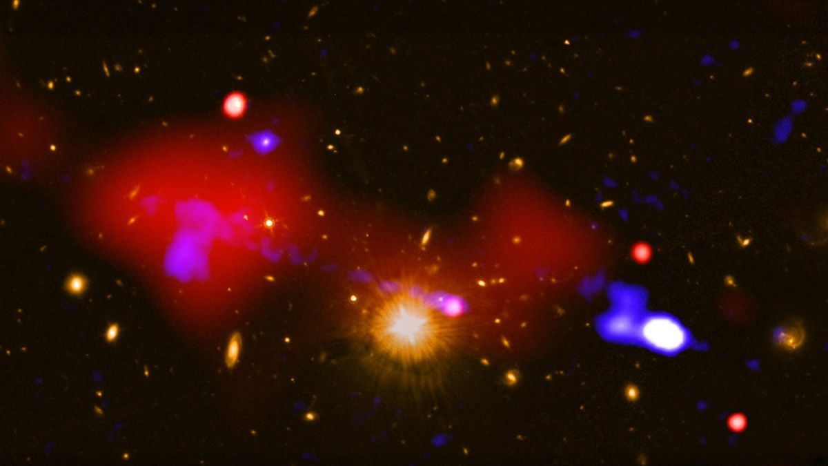 Un trou noir rare, à l'origine de la formation d'étoiles. // Source : X-ray: NASA/CXC/INAF/R. Gilli et al.; Radio NRAO/VLA; Optical: NASA/STScI (photo recadrée) Un trou noir rare, à l'origine de la formation d'étoiles. // Source : X-ray: NASA/CXC/INAF/R. Gilli et al.; Radio NRAO/VLA; Optical: NASA/STScI (photo recadrée)