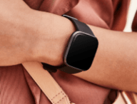 Montre connectée Fitbit Versa 2 // Source : Fitbit