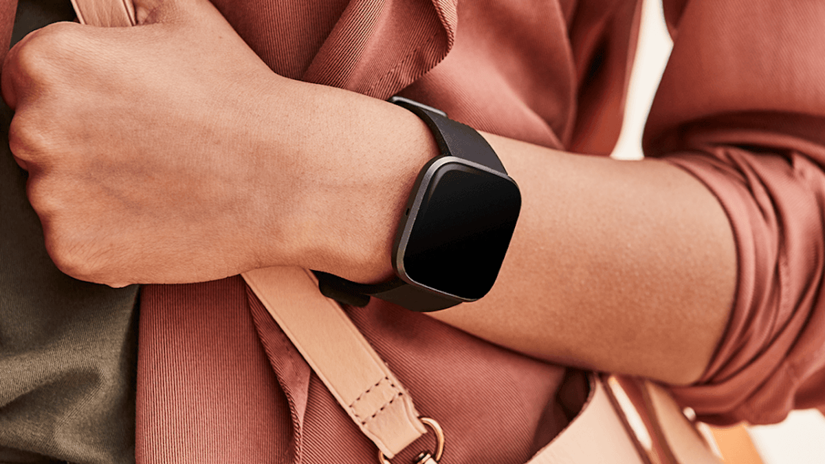 Montre connectée Fitbit Versa 2 // Source : Fitbit Montre connectée Fitbit Versa 2 // Source : Fitbit