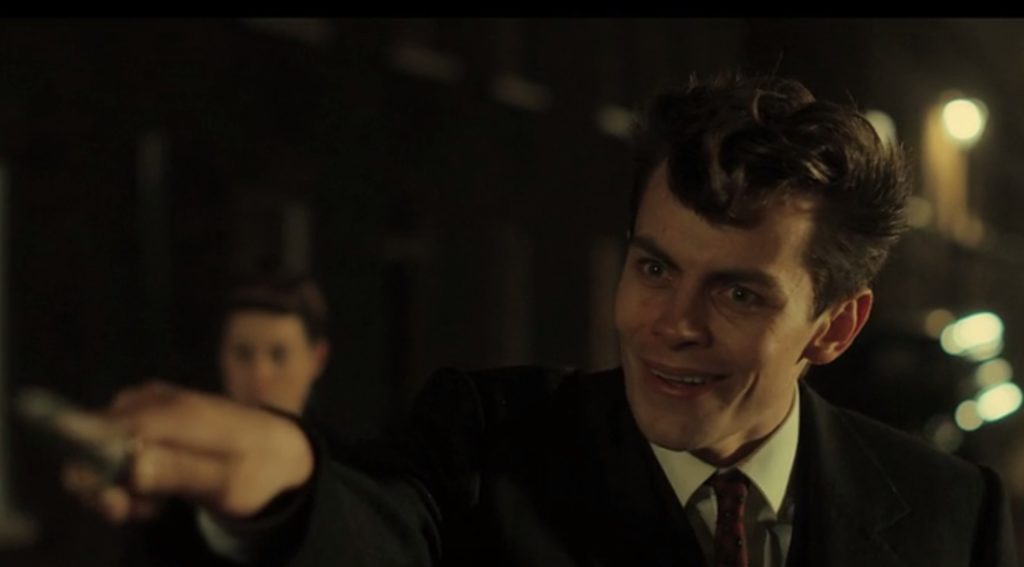 Les personnages de Pennyworth semblent tout droit sortis d'Arkham Asylum. // Source : Epix / Prime Video Les personnages de Pennyworth semblent tout droit sortis d'Arkham Asylum. // Source : Epix / Prime Video
