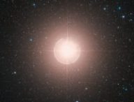 Bételgeuse. // Source : Wikimedia/CC/ESO/Digitized Sky Survey 2 (photo recadrée)