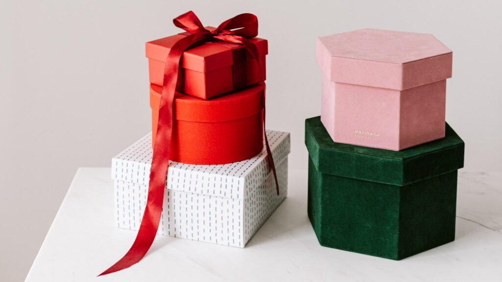 On réutilise ces boîtes la prochaine fois ? // Source : Pexels/Karolina Grabowska (photo recadrée) On réutilise ces boîtes la prochaine fois ? // Source : Pexels/Karolina Grabowska (photo recadrée)