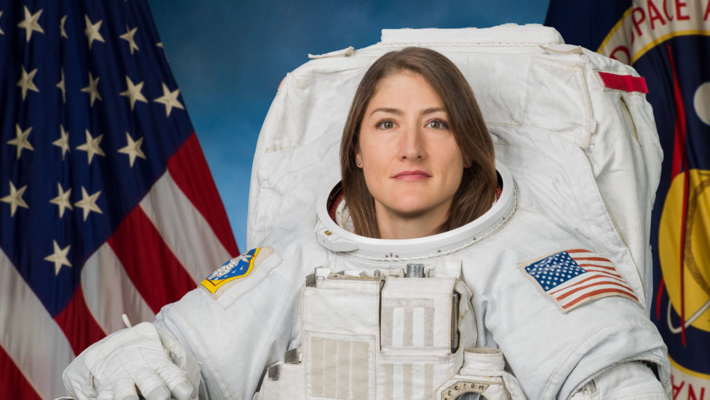 Christina Koch en 2018 // Source : Wikimedia/CC/Bill Stafford Christina Koch en 2018 // Source : Wikimedia/CC/Bill Stafford