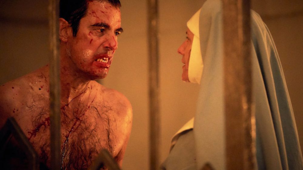 Dracula confrontant son antagoniste. // Source : Netflix / BBC Dracula confrontant son antagoniste. // Source : Netflix / BBC