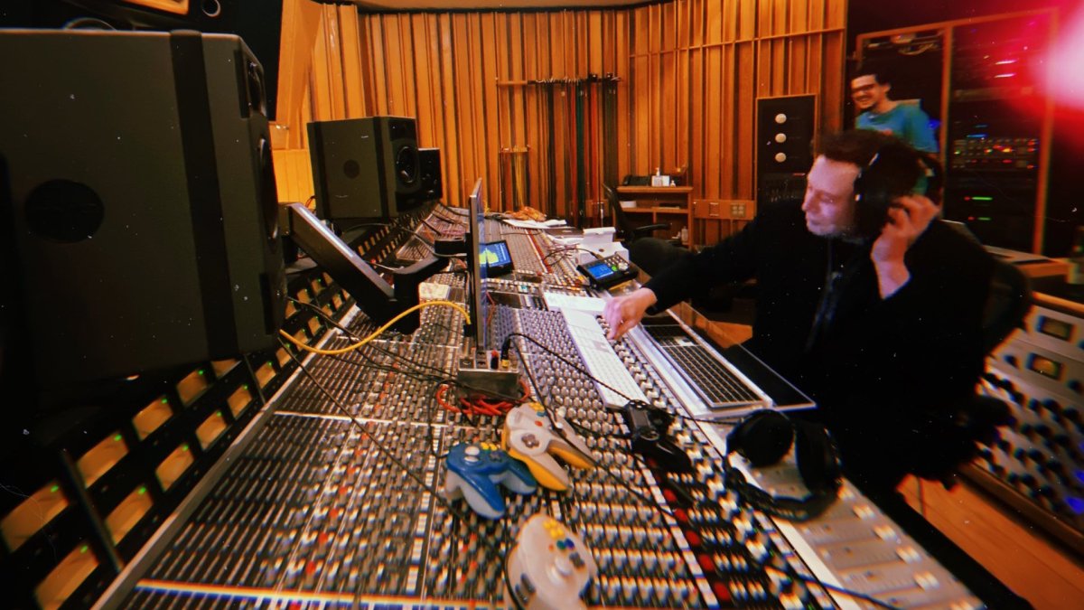 Elon Musk fait de la musique // Source : Twitter Elon Musk Elon Musk fait de la musique // Source : Twitter Elon Musk