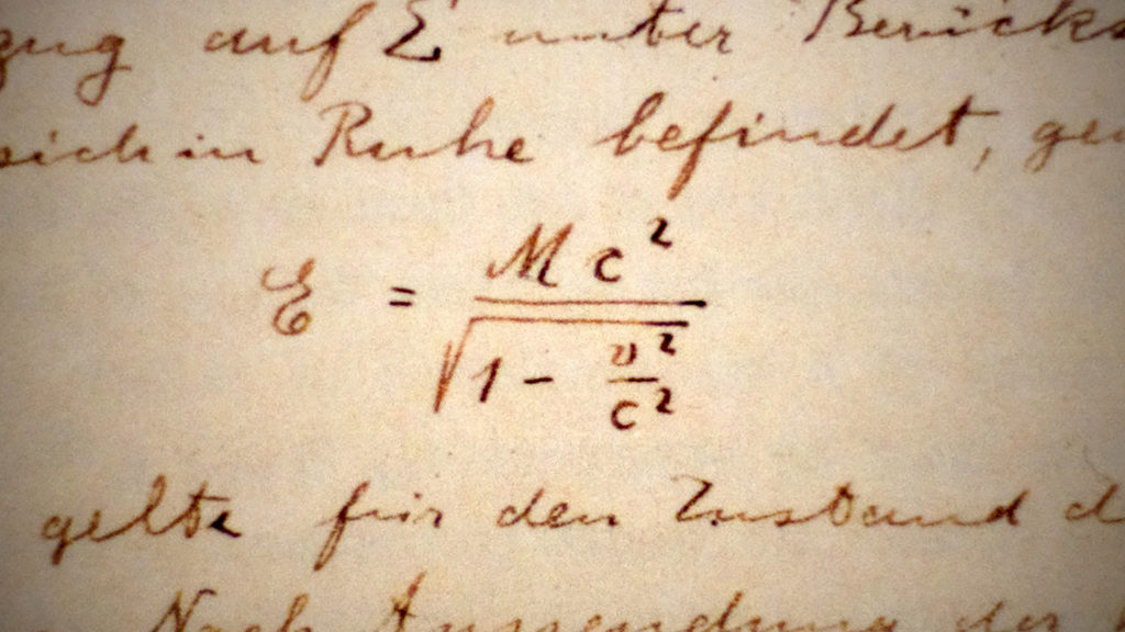 équation einstein équation einstein