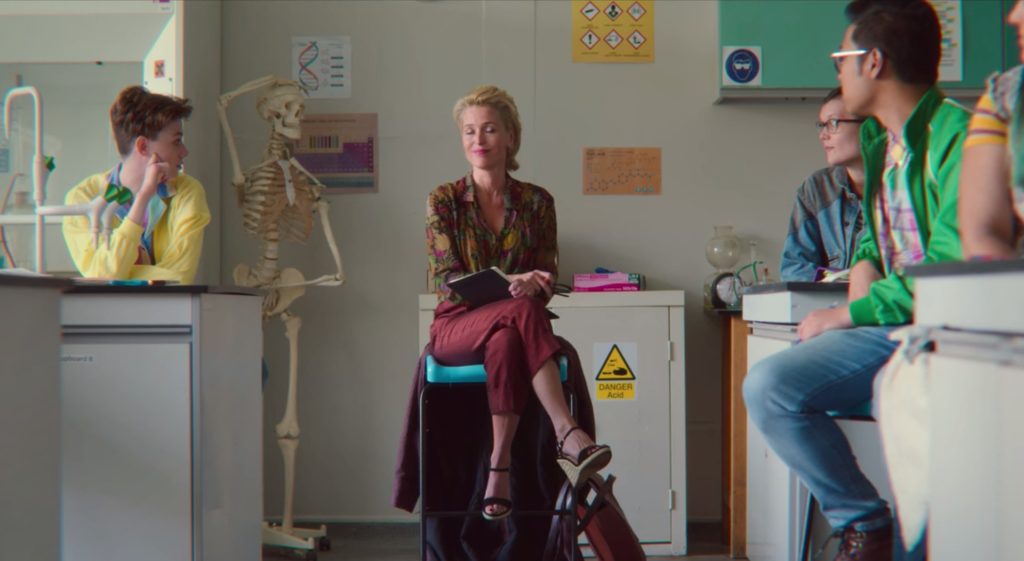 Gillian Anderson dans Sex Education // Source : Netflix Gillian Anderson dans Sex Education // Source : Netflix