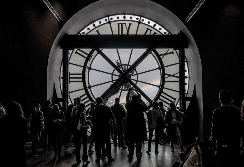 L'horloge de l'apocalypse est censée afficher symboliquement le temps qu'il nous reste avant la fin du monde. (Image d'illustration : horloge du Musée d'Orsay) // Source : Flickr/CC/Yann Caradec L'horloge de l'apocalypse est censée afficher symboliquement le temps qu'il nous reste avant la fin du monde. (Image d'illustration : horloge du Musée d'Orsay) // Source : Flickr/CC/Yann Caradec