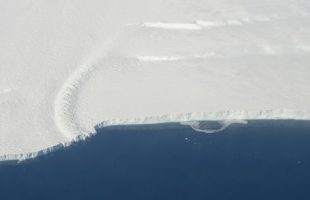 Le glacier de Pine Island à l'Ouest de l'Antarctique. // Source : Nasa