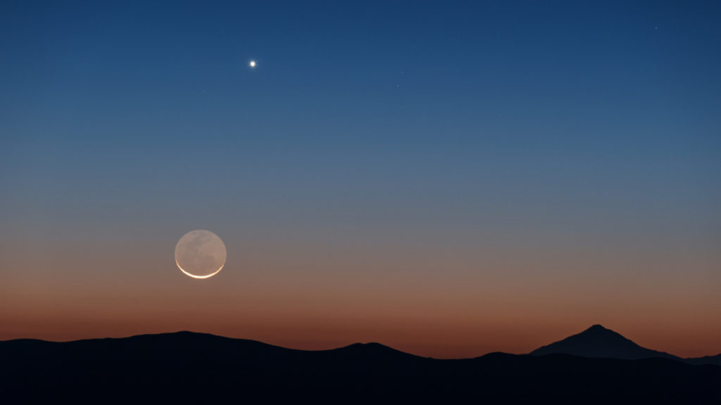 La Lune et Vénus. // Source : ESO/Y. Beletsky (photo recadrée) La Lune et Vénus. // Source : ESO/Y. Beletsky (photo recadrée)