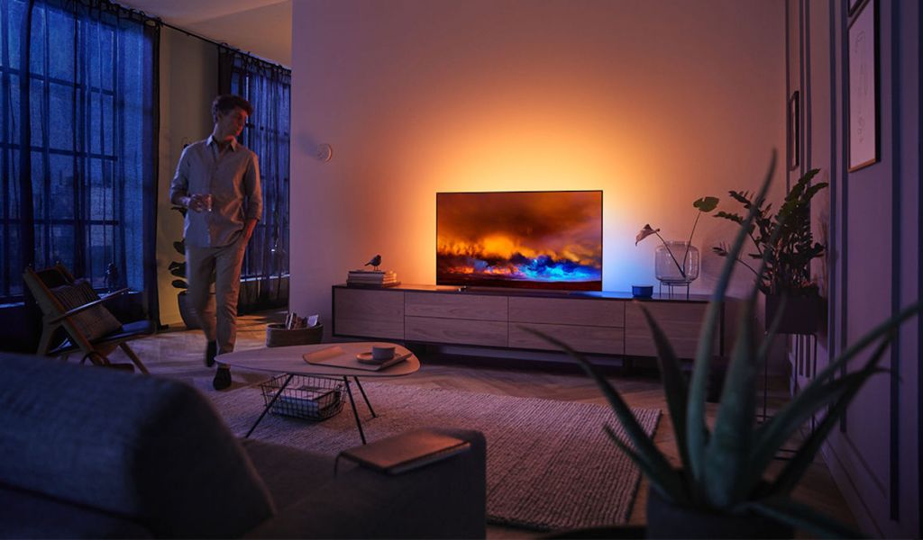 Le téléviseur Philips OLED 804 en situation // Source : Philips Le téléviseur Philips OLED 804 en situation // Source : Philips