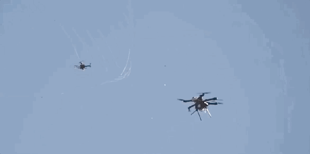 Le drone chasseur en action // Source : Fortem Technologies Le drone chasseur en action // Source : Fortem Technologies