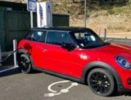 Mini Cooper SE sur une borne Ionity // Source : Maxime Claudel pour Numerama Mini Cooper SE sur une borne Ionity // Source : Maxime Claudel pour Numerama