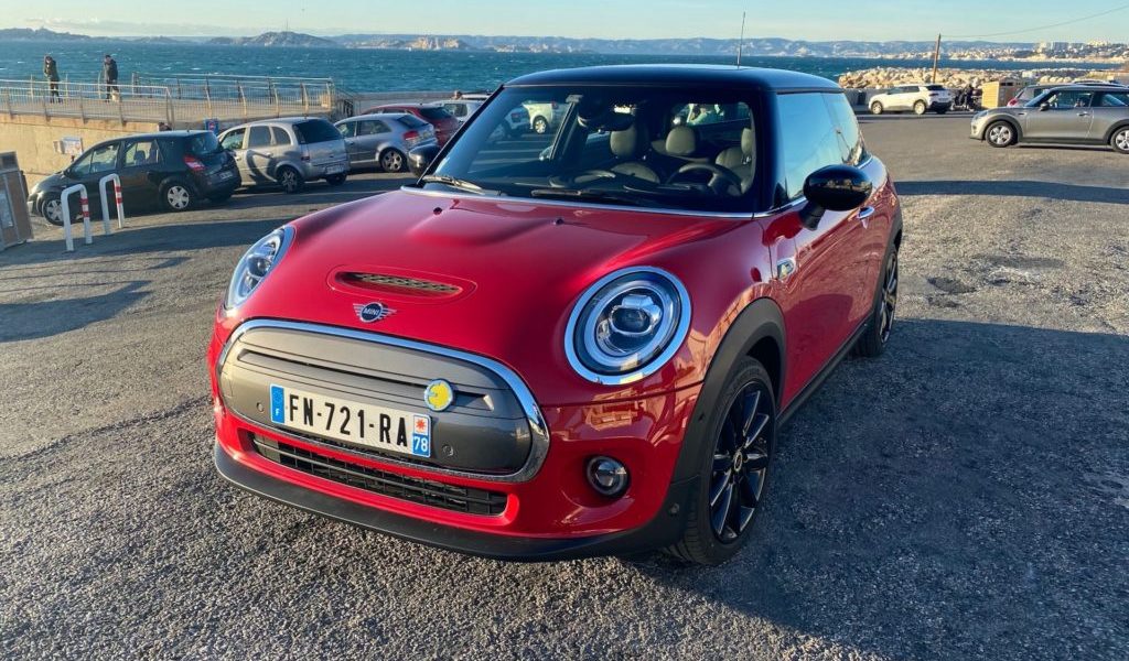 Mini Cooper SE // Source : Maxime Claudel pour Numerama Mini Cooper SE // Source : Maxime Claudel pour Numerama