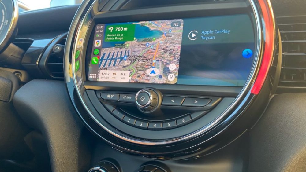 CarPlay dans la Mini Cooper SE // Source : Maxime Claudel pour Numerama CarPlay dans la Mini Cooper SE // Source : Maxime Claudel pour Numerama
