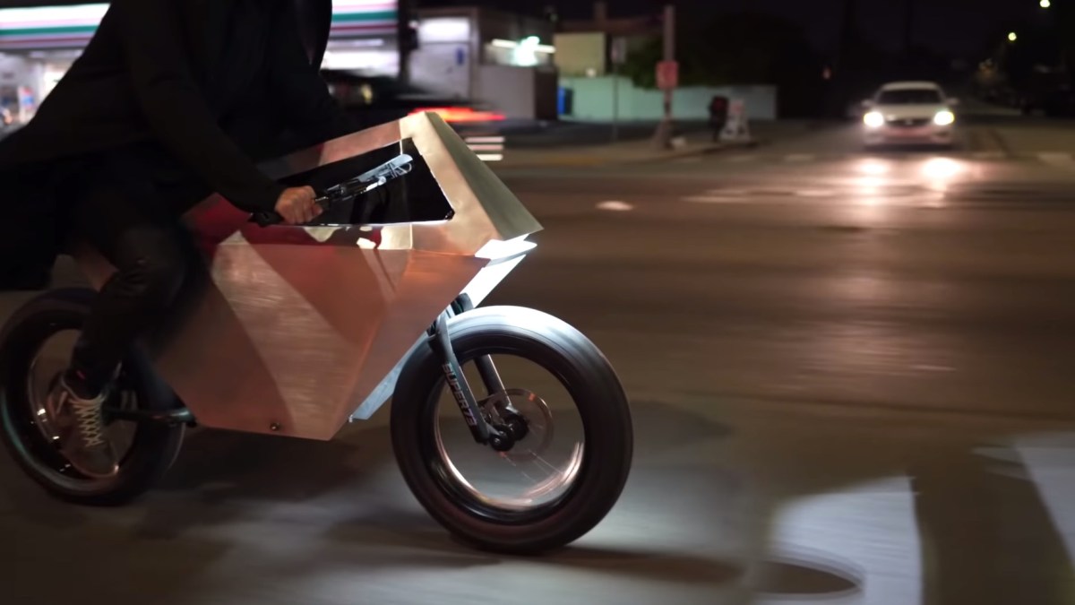 Le faux "cyberbike" // Source : YouTube/CaseyNeistat Le faux "cyberbike" // Source : YouTube/CaseyNeistat