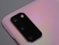 Samsung Galaxy S20 rose // Source : Omar Belkaab pour Frandroid