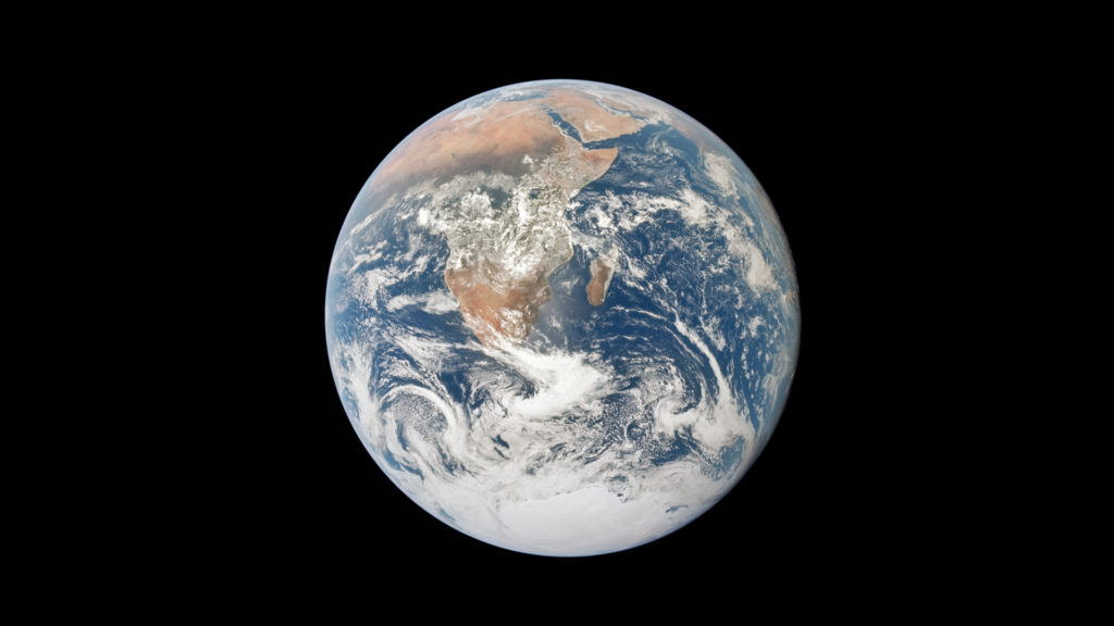 La Terre photographiée lors de la mission Apollo 17. // Source : Flickr/CC/Kevin Gill (photo recadrée) La Terre photographiée lors de la mission Apollo 17. // Source : Flickr/CC/Kevin Gill (photo recadrée)