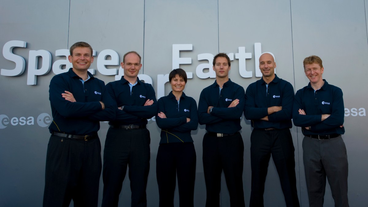 Des astronautes de l'ESA. // Source : ESA - S. Corvaja, 2009 (photo recadrée) Des astronautes de l'ESA. // Source : ESA - S. Corvaja, 2009 (photo recadrée)