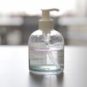 Du gel hydroalcoolique grand public // Source : Louise Audry pour Numerama
