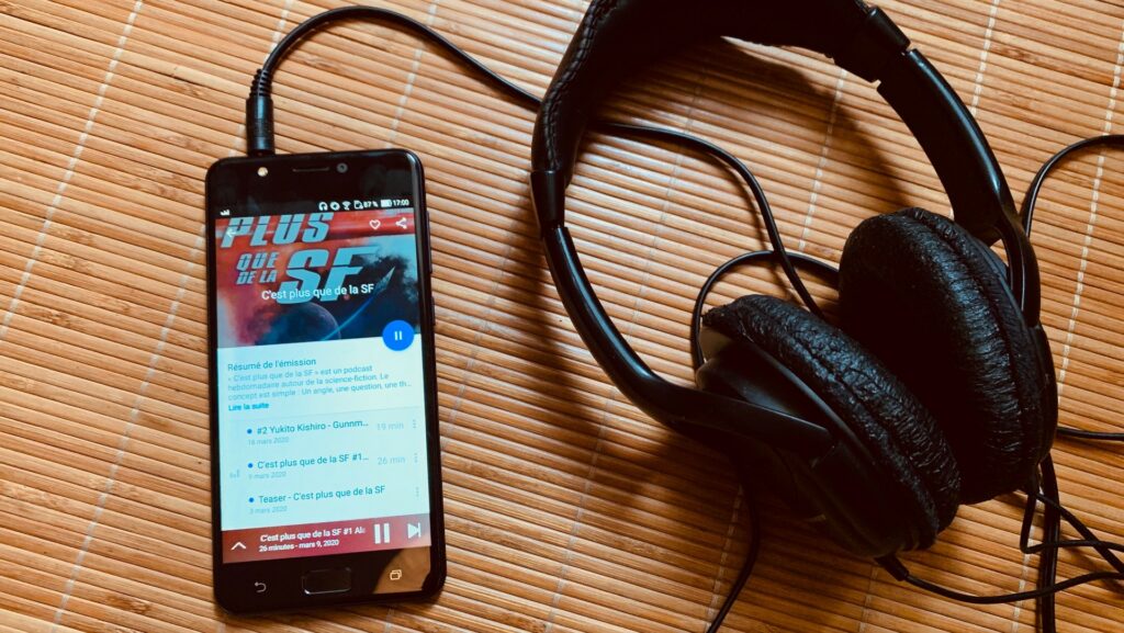 Le podcast C'est plus que de la SF sur Deezer. // Source : Numerama Le podcast C'est plus que de la SF sur Deezer. // Source : Numerama