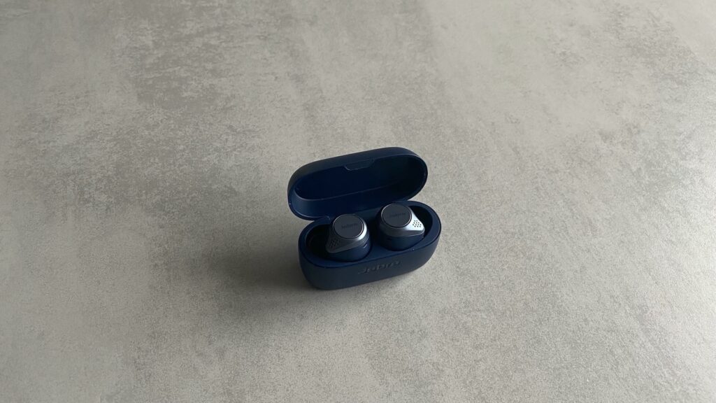 Les écouteurs Jabra Elite Active 75t // Source : Maxime Claudel pour Numerama Les écouteurs Jabra Elite Active 75t // Source : Maxime Claudel pour Numerama