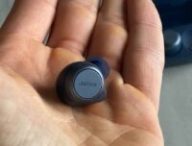 Un écouteur Jabra Elite Active 75t // Source : Maxime Claudel pour Numerama