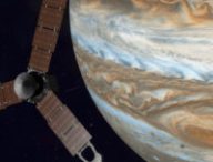 Vue d'artiste de Juno approchant Jupiter. // Source : Flickr/CC/Kevin Gill (photo recadrée)