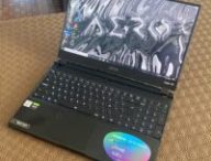 Écran du PC Gigabyte Aero 15 OLED // Source : Maxime Claudel pour Numerama
