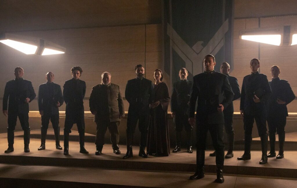 Timothée Chalamet as Paul Atreides, Stephen Mckinley Henderson as Thufir Hawat, Oscar Isaac as Duke Leto Atreides, Rebecca Ferguson as Lady Jessica Atreides, Josh Brolin as Gurney Halleck and Jason Momoa as Duncan Idaho // Source : Chiabella James / Vanity Fair Timothée Chalamet as Paul Atreides, Stephen Mckinley Henderson as Thufir Hawat, Oscar Isaac as Duke Leto Atreides, Rebecca Ferguson as Lady Jessica Atreides, Josh Brolin as Gurney Halleck and Jason Momoa as Duncan Idaho // Source : Chiabella James / Vanity Fair